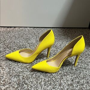 Jessica Simpson Yellow Pointed Toe Heels